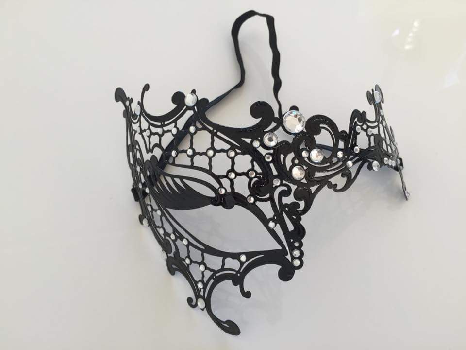Metall Maske mit Strass und Band